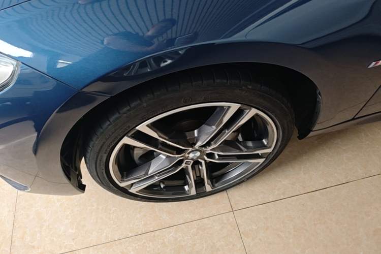 Used BMW 1 Series 2021 Restyled 125i M Sport Night Edition Left Front Wheel Hub