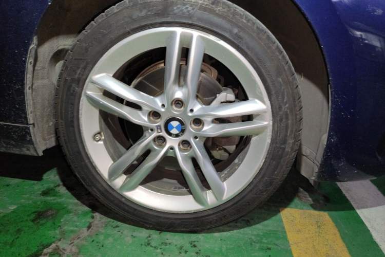 Used BMW 1 Series 2021 120i M Sport Night Edition Right Front Wheel Hub