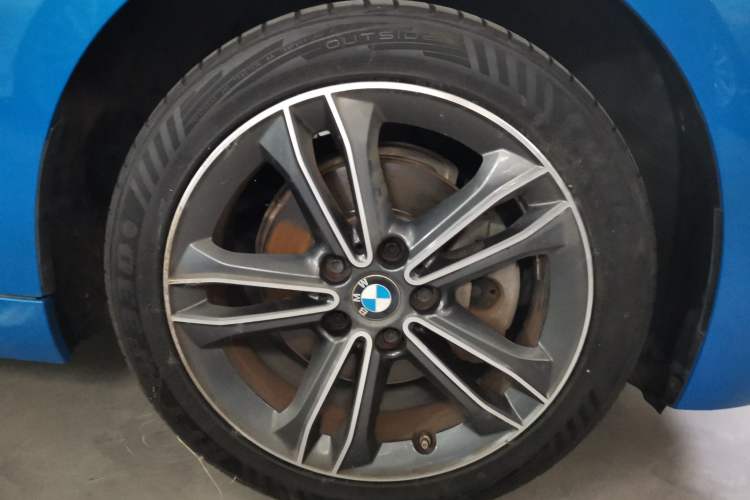Used BMW 1 Series 2021 120i M Sport Edition Right Front Wheel Hub
