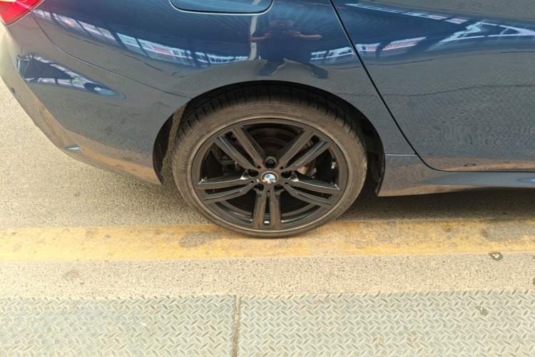 Used BMW 1 Series 2021 Restyled 125i M Sport Night Edition Right Rear Wheel Hub
