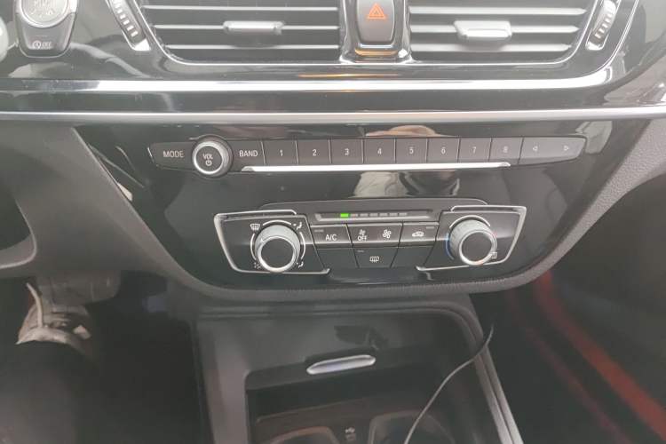 Used BMW 1 Series 2021 120i M Sport Edition Audio And AC Panel