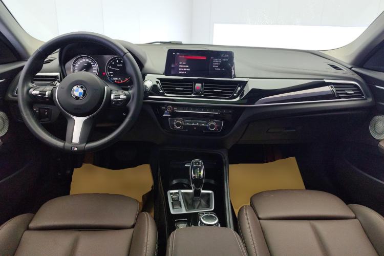 Used BMW 1 Series 2021 120i M Sport Night Edition Center Console