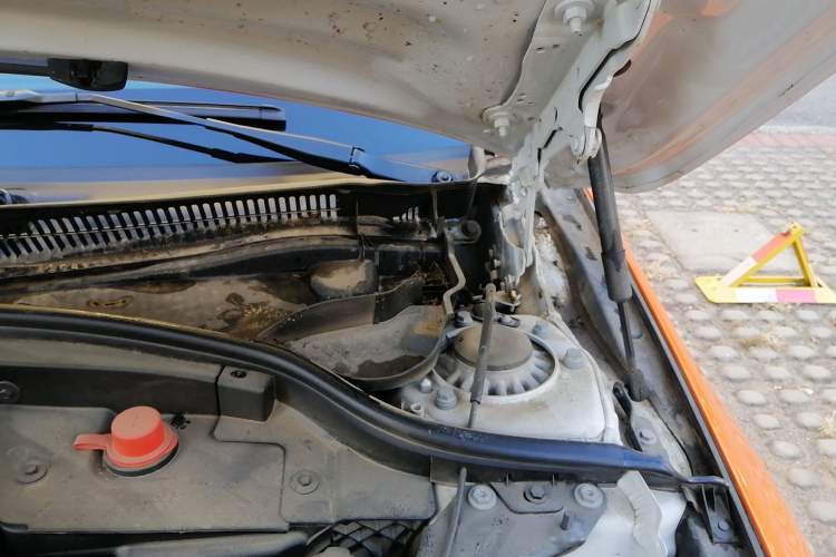 Used BMW 1 Series 2021 125i M Sport Night Edition Engine Bay Left