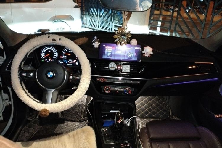 Used BMW 1 Series 2021 125i M Sport Night Edition Center Console