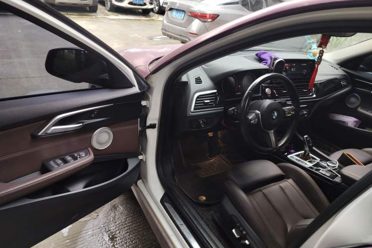 Used BMW 1 Series 2021 125i M Sport Night Edition Interior 3