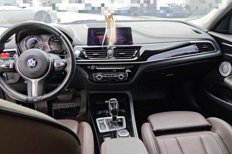 Used BMW 1 Series 2021 125i M Sport Night Edition Center Console