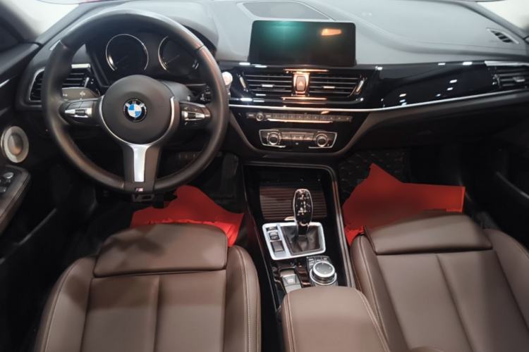 Used BMW 1 Series 2021 120i M Sport Night Edition Center Console