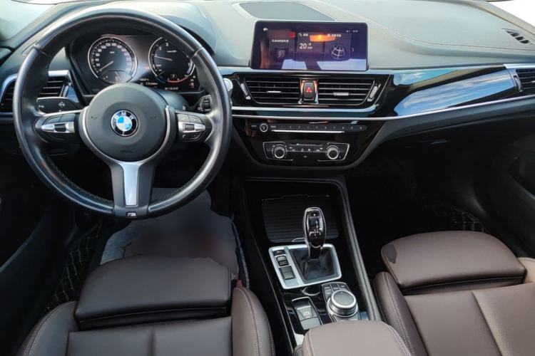 Used BMW 1 Series 2021 120i M Sport Night Edition Center Console