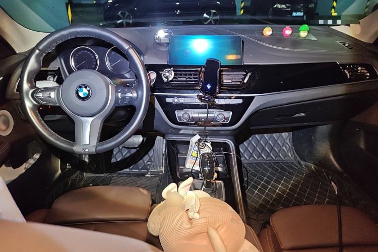 Used BMW 1 Series 2021 120i M Sport Night Edition Center Console