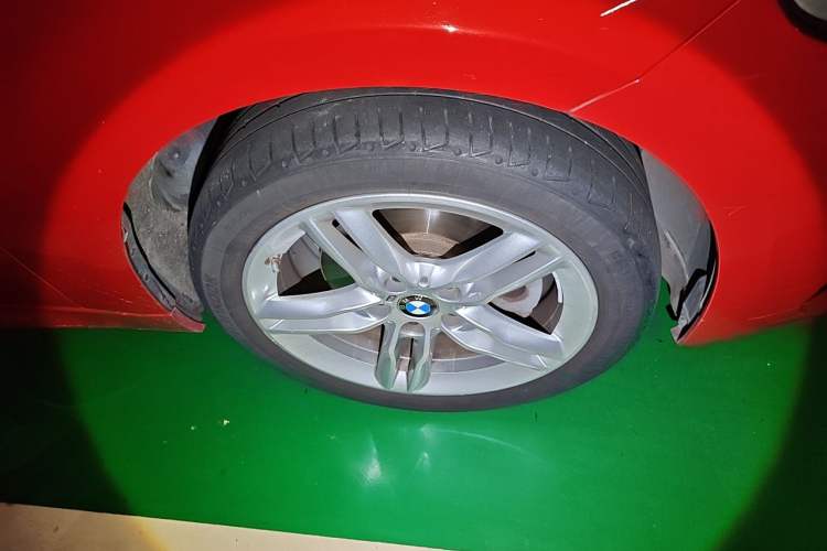 Used BMW 1 Series 2021 120i M Sport Night Edition Right Front Wheel Hub