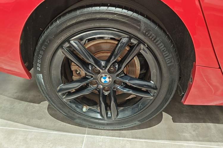 Used BMW 1 Series 2021 120i M Sport Night Edition Right Rear Wheel Hub