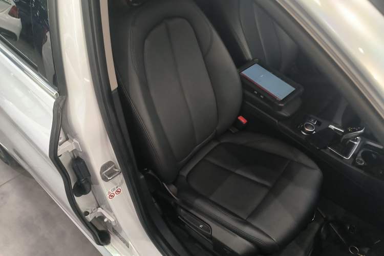 Used BMW 1 Series 2021 Revised 120i M Sport Edition Right Front Seat