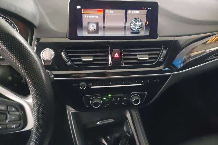 Used BMW 1 Series 2021 120i M Sport Edition Audio And AC Panel