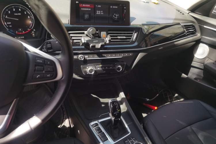 Used BMW 1 Series 2021 120i M Sport Edition Audio And AC Panel