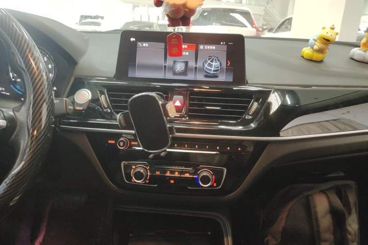Used BMW 1 Series 2021 120i M Sport Night Edition Audio And AC Panel