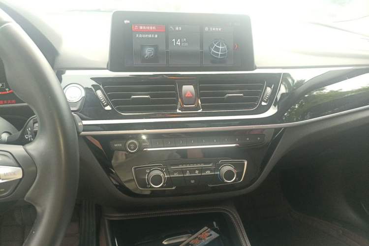 Used BMW 1 Series 2021 120i M Sport Night Edition Audio And AC Panel