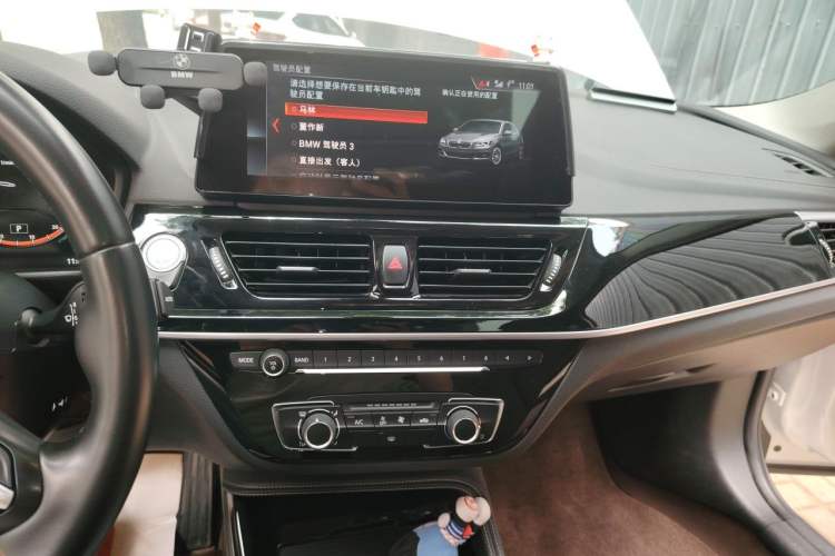 Used BMW 1 Series 2021 125i M Sport Night Edition Audio And AC Panel