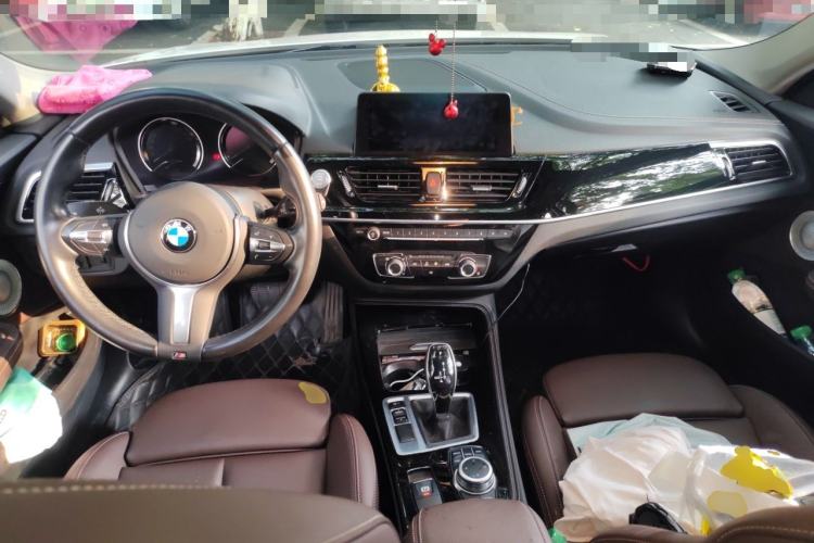 Used BMW 1 Series 2021 120i M Sport Night Edition Center Console