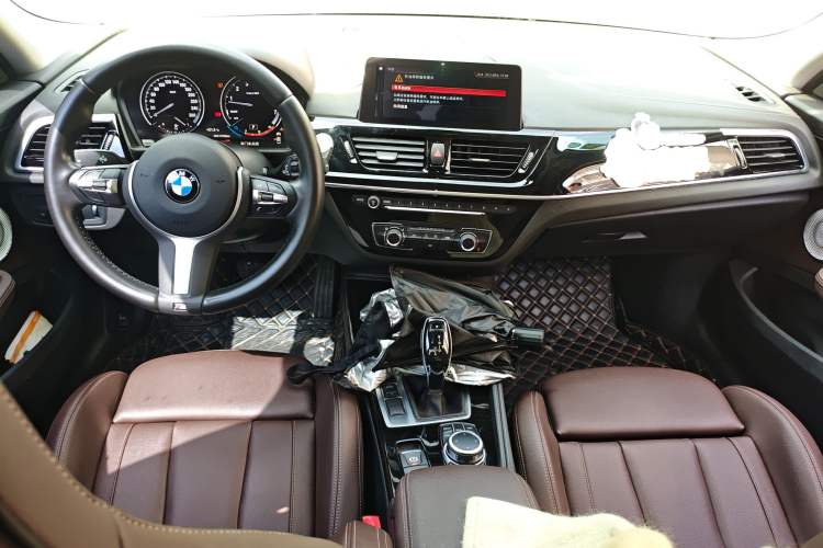 Used BMW 1 Series 2021 125i M Sport Night Edition Center Console
