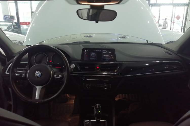 Used BMW 1 Series 2021 125i M Sport Night Edition Center Console