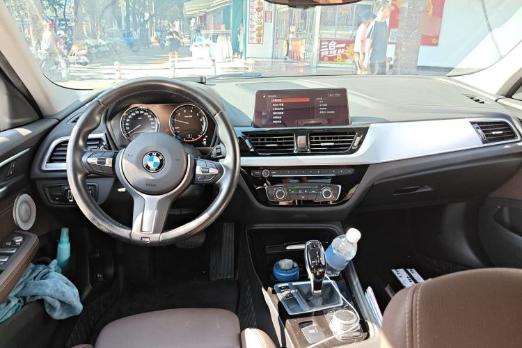Used BMW 1 Series 2021 125i M Sport Night Edition Center Console