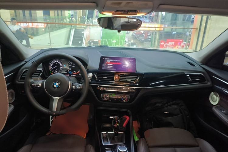 Used BMW 1 Series 2021 120i M Sport Night Edition Center Console