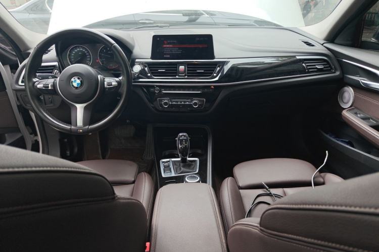 Used BMW 1 Series 2021 120i M Sport Night Edition Center Console