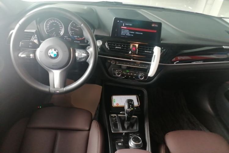 Used BMW 1 Series 2021 120i M Sport Night Edition Center Console
