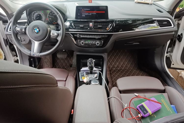 Used BMW 1 Series 2021 120i M Sport Night Edition Center Console