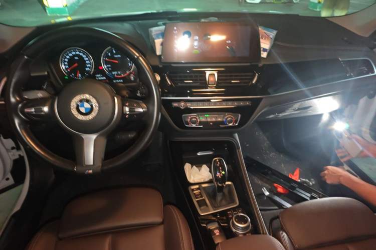 Used BMW 1 Series 2021 Revised 120i M Sport Night Edition Center Console