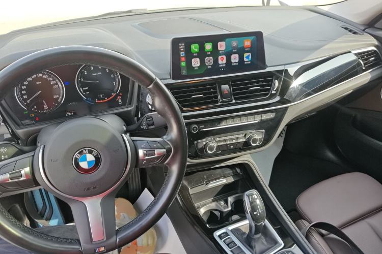 Used BMW 1 Series 2021 120i M Sport Night Edition Center Console