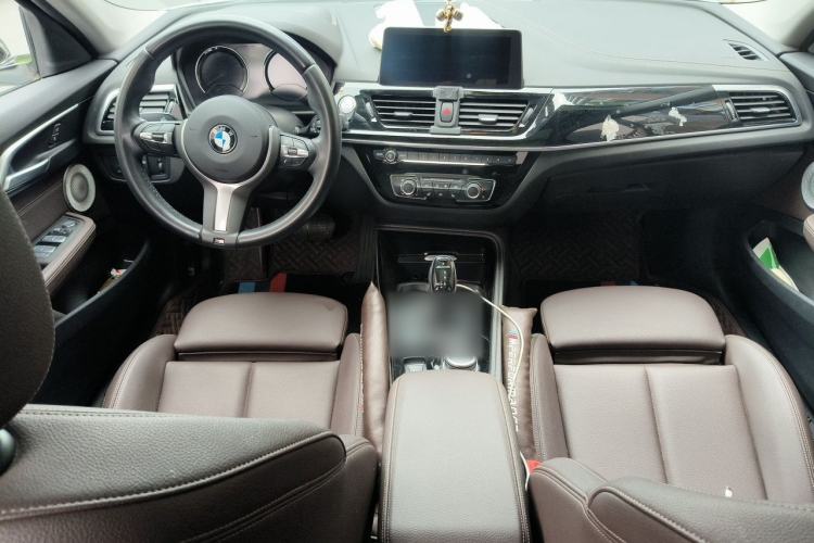 Used BMW 1 Series 2021 120i M Sport Night Edition Center Console