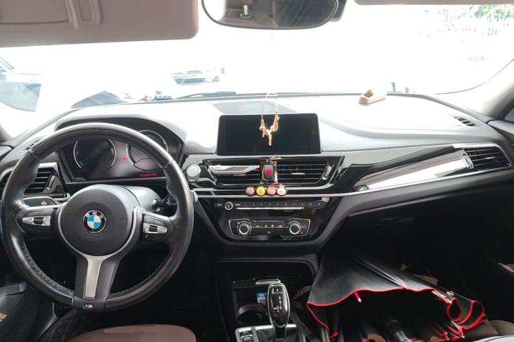 Used BMW 1 Series 2021 120i M Sport Night Edition Center Console