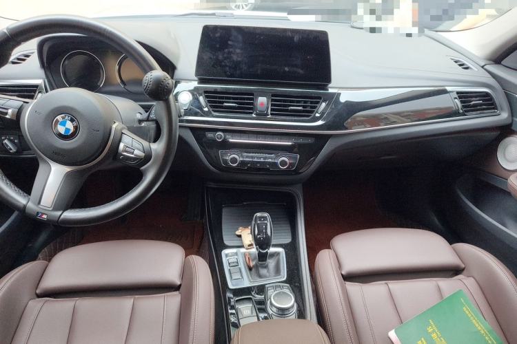 Used BMW 1 Series 2021 120i M Sport Night Edition Center Console