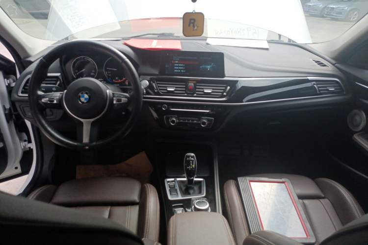 Used BMW 1 Series 2021 125i M Sport Night Edition Center Console