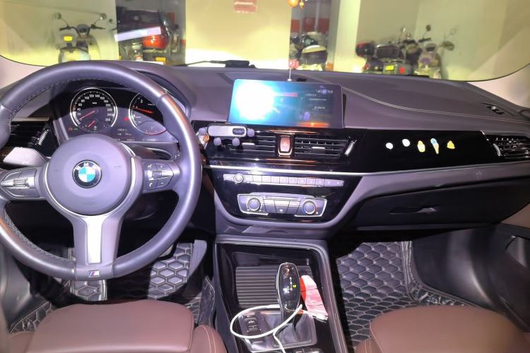 Used BMW 1 Series 2021 120i M Sport Night Edition Center Console
