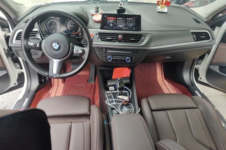 Used BMW 1 Series 2021 125i M Sport Night Edition Center Console