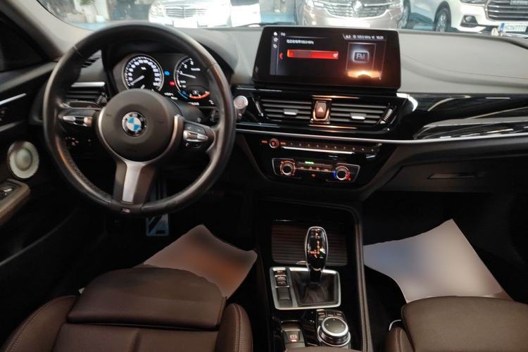Used BMW 1 Series 2021 Revised 120i M Sport Night Edition Center Console