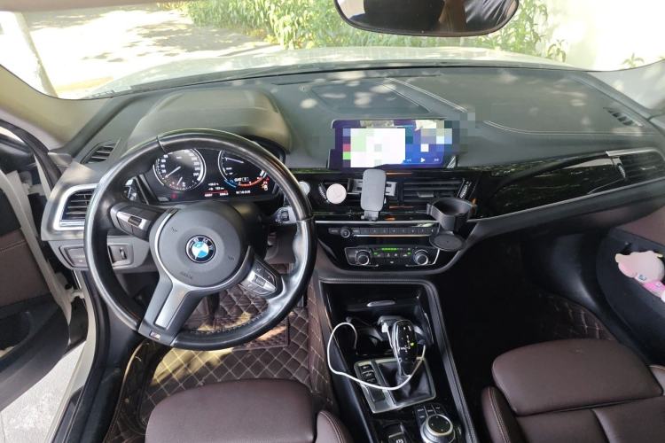 Used BMW 1 Series 2021 120i M Sport Night Edition Center Console