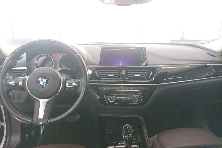 Used BMW 1 Series 2021 120i M Sport Night Edition Center Console