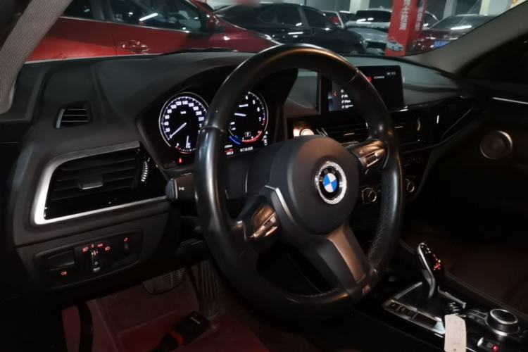 Used BMW 1 Series 2021 120i M Sport Night Edition Center Console