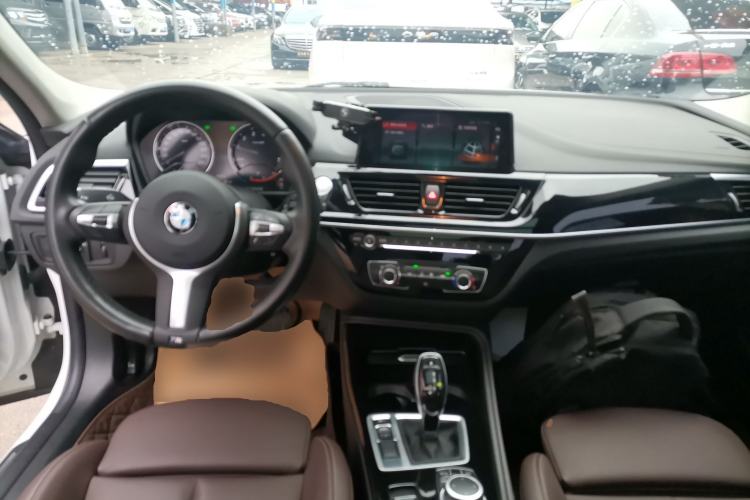 Used BMW 1 Series 2021 120i M Sport Night Edition Center Console