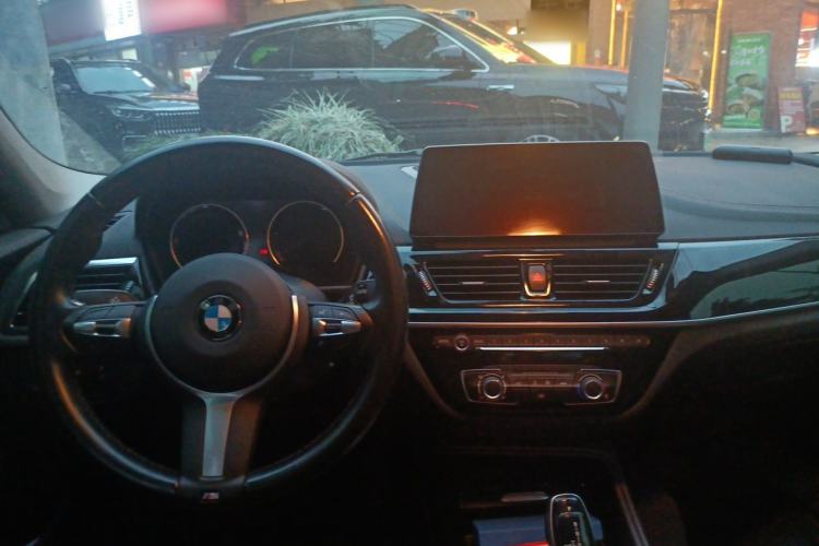 Used BMW 1 Series 2021 120i M Sport Night Edition Center Console