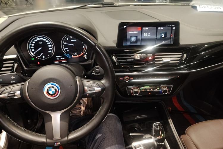Used BMW 1 Series 2021 125i M Sport Night Edition Center Console