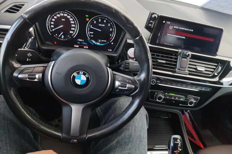 Used BMW 1 Series 2021 120i M Sport Night Edition Center Console