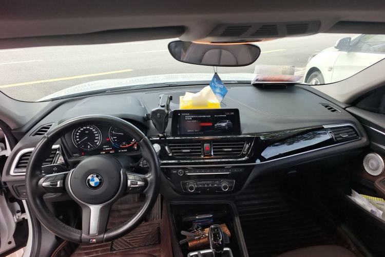 Used BMW 1 Series 2021 120i M Sport Night Edition Center Console