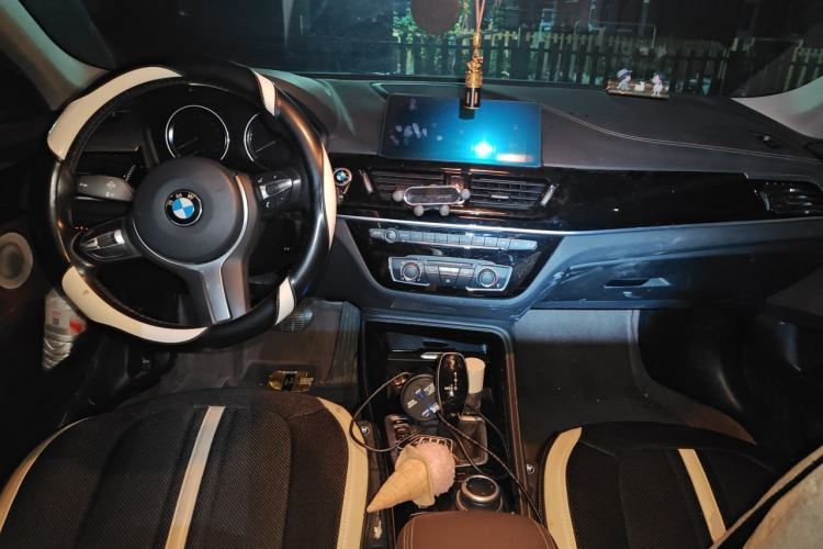 Used BMW 1 Series 2021 120i M Sport Night Edition Center Console