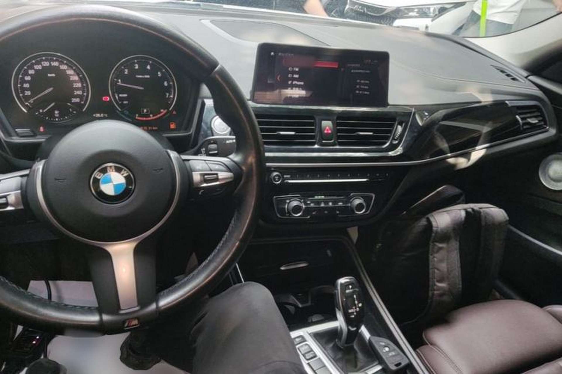 Used BMW 1 Series 2021 125i M Sport Night Edition Center Console