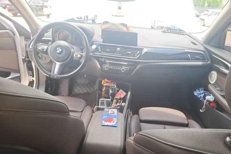 Used BMW 1 Series 2021 120i M Sport Night Edition Center Console