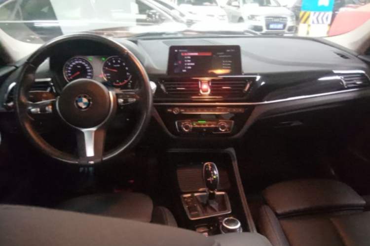 Used BMW 1 Series 2021 120i M Sport Night Edition Center Console